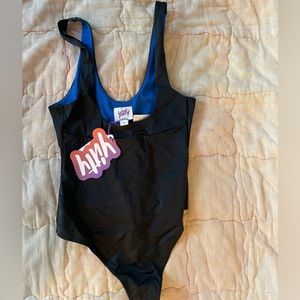 YITTY Headliner Shaping Open Bust Thong Bodysuit size small